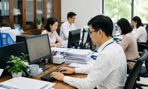 3 quyền của công chức khi bị tạm đình chỉ công tác từ ngày 1/8/2026