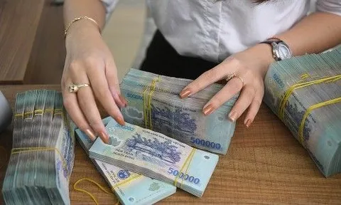 Chính thức: Cắt 800.000 đồng - 1.200.000 đồng/người/tháng đối với Cán bộ có trình độ Đại học, Cao đẳng ở Nghị quyết 07, cụ thể ra sao?