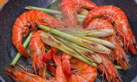 Cách luộc tôm không cần nước ngọt lịm, không tanh