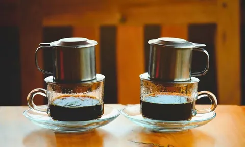 Tại sao nhiều người người pha cà phê thường cho thêm 1 chút muối?