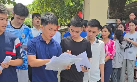 Người đàn ông U40 tuổi dự thi THPT lần thứ 18