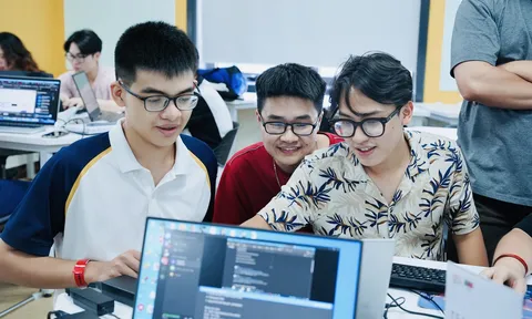 Ngành học "vàng" lương cao ngất ngưởng, chưa tốt nghiệp đã được săn đón: Cha mẹ có con chọn ngành này thật khôn ngoan