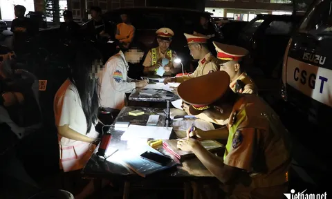 Cảnh sát hóa trang ngăn chặn 'quái xế' lộng hành, xử lý nhiều học sinh vi phạm