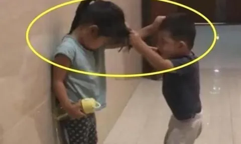 Ấm ức vì lúc nào mẹ cũng bắt phải nhường nhịn em trai, bé gái nói một câu khiến mẹ câm nín