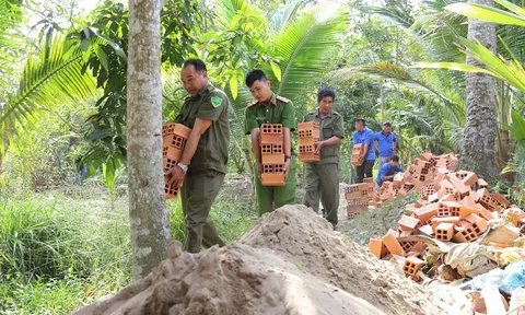 Công an tỉnh Sóc Trăng hỗ trợ xóa nhà tạm, nhà dột nát cho người nghèo
