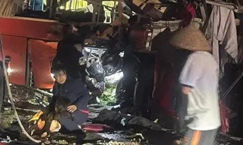 “Người hùng” thuật lại phút giây mạo hiểm phá cửa, chui vào trong xe khách gặp nạn ở Sơn La để cứu người 