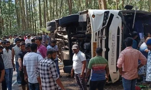 3 sinh viên tử vong thương tâm trong vụ tai nạn xe buýt nghiêm trọng