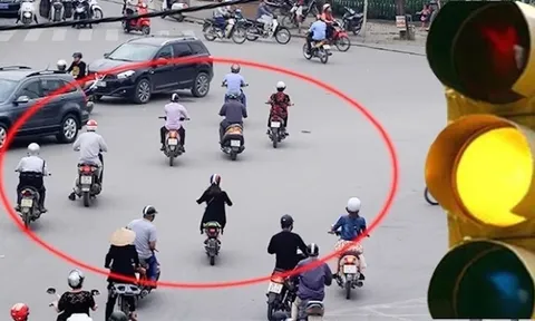 Người điều khiển xe máy được vượt đèn vàng trong trường hợp nào?
