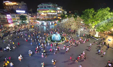Từ hôm nay, Hà Nội điều chỉnh thời gian hoạt động phố đi bộ quận Hoàn Kiếm, người dân lưu ý