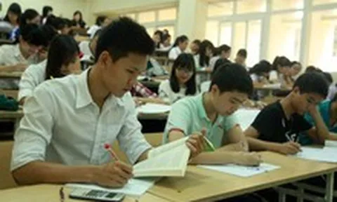 Sinh viên ngành Triết học có được miễn học phí?