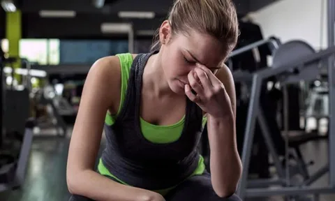 Tập luyện không ngừng nghỉ, huấn luyện viên thể hình bị rò dịch tủy gây xuất huyết não