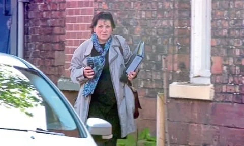 Nữ giúp việc trở thành “bác sĩ tâm thần” suốt 20 năm nhờ bằng giả tự chế tại nhà