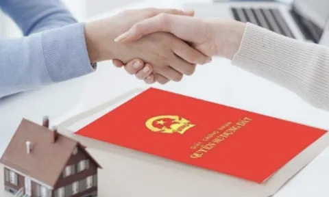 Lựa chọn phù hợp nhất khi muốn sang tên sổ đỏ cho con