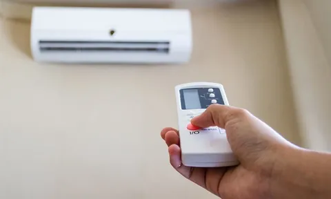Tại sao chuyên gia khuyên tắt điều hòa khi trời giông?