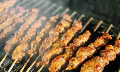 Ăn thịt xiên nướng mỗi ngày, cô gái trẻ sốc khi phát hiện ung thư giai đoạn cuối