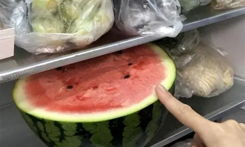 5 thực phẩm quen thuộc trong tủ lạnh chứa đầy vi khuẩn, đừng tiếc mà giữ lại