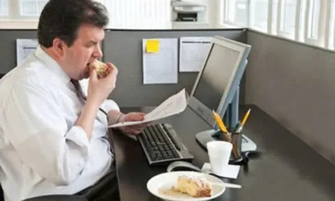 Ngồi lâu quá 10 tiếng/ngày, coi chừng lá gan "xuống cấp" nghiêm trọng