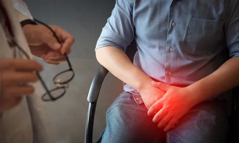 Tưởng nước muối đủ an toàn, nam sinh mắc sùi mào gà vì quan hệ không bảo vệ