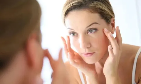 Đừng để nhan sắc "tụt dốc không phanh" chỉ vì 7 sai lầm làm đẹp phổ biến này