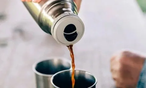 Loại nước tuyệt đối không đựng trong bình giữ nhiệt nếu không muốn gặp nguy hiểm