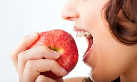 Ăn 2 quả táo mỗi ngày, bạn sẽ bất ngờ với loạt lợi ích: Gan sạch, tim khỏe, tiêu hóa trơn tru, dáng đẹp hơn