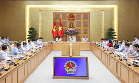 Thủ tướng: Khẩn trương hoàn thiện, trình Bộ Chính trị hai nghị quyết đột phá về giáo dục – đào tạo và chăm sóc sức khỏe nhân dân