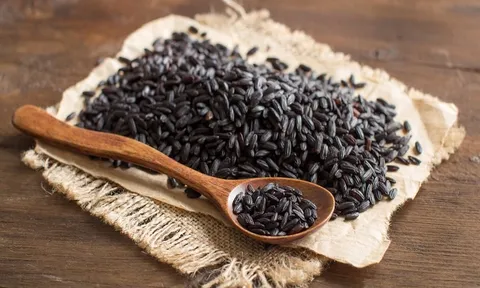 Thận sẽ “cảm ơn” bạn nếu ăn 5 món màu đen này thường xuyên