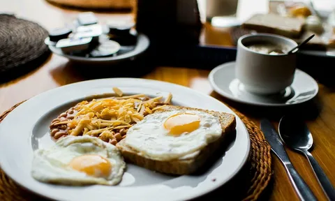 Điều gì xảy ra nếu bạn ăn sáng trước 7 giờ mỗi ngày?