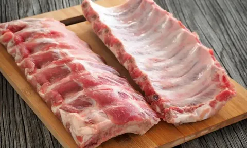 Đừng ham rẻ mà mua 4 loại sườn này: Ngon đâu chưa thấy, chỉ thấy thịt dai, khô và tiềm ẩn hại sức khỏe