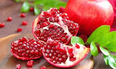 Ăn lựu: Nên nuốt hạt hay bỏ hạt để tận dụng tối đa lợi ích sức khỏe?