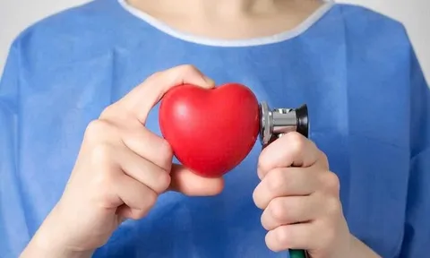 Sáng thức dậy thấy 6 dấu hiệu này, tim có thể đang cầu cứu