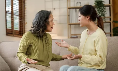 Vợ liên tục đòi ra ở riêng, tôi bàng hoàng vì lý do liên quan đến mẹ