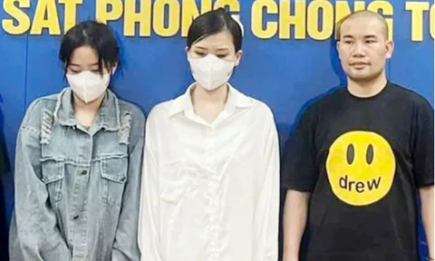 Đột kích căn hộ chung cư, bắt quả tang 5 nam nữ đang làm điều mờ ám