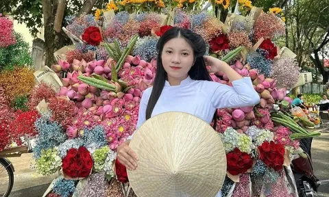 Nữ sinh lớp 11 bắt taxi ra sân bay rồi mất tích bí ẩn: Hé lộ tin nhắn cuối cùng cho mẹ