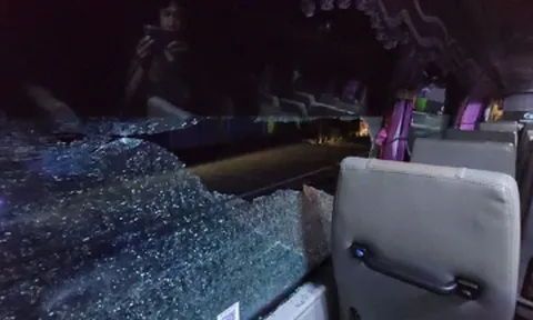 Lộ diện nghi phạm bắn vỡ kính 2 xe ô tô đưa đón công nhân