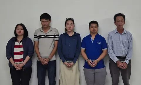 Khởi tố bác sĩ Bùi Đức Nhiên và điều dưỡng Phạm Thị Quyên