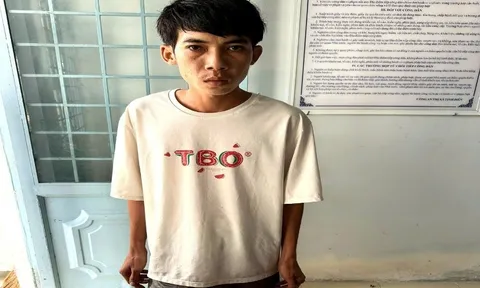 Bắt quả tang Nguyễn Minh Vương đang trên đường "tẩu tán" đồ ăn trộm