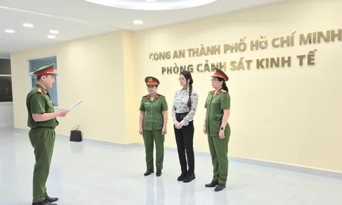 Khám xét biệt thự của Trương Ngọc Ánh ở Thảo Điền: Công an thu giữ nhiều tài liệu liên quan