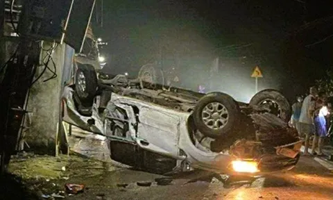 Cú va chạm giữa ô tô bán tải và xe máy khiến 2 vợ chồng giáo viên tử vong thương tâm