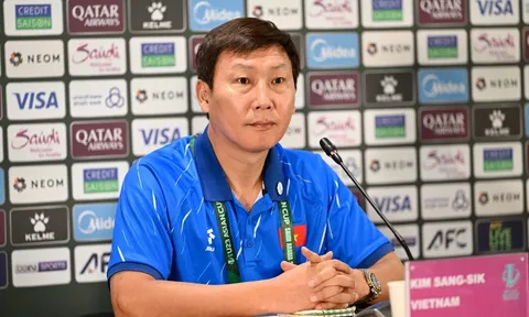 HLV Kim Sang Sik nhận trách nhiệm sau trận thua U23 Trung Quốc