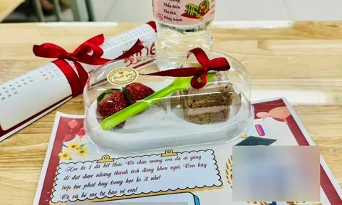 Buổi họp phụ huynh lớp 3 gây tranh cãi nhất mạng xã hội vì sự thể hiện quá chu đáo của cô giáo chủ nhiệm