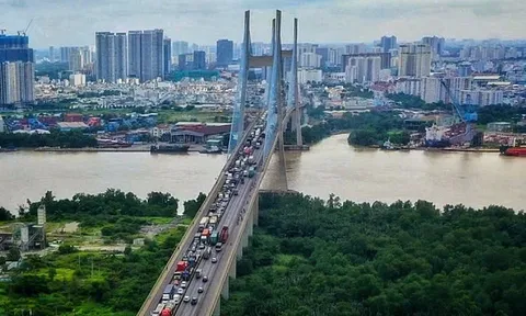 Phát hiện thi thể bé trai sơ sinh ven sông Sài Gòn: Hiện trường đầy bí ẩn và manh mối quan  trọng