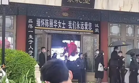 “Đường Tăng” Trì Trọng Thụy gây xót xa trong tang lễ vợ tỷ phú, hé lộ góc khuất hôn nhân 36 năm