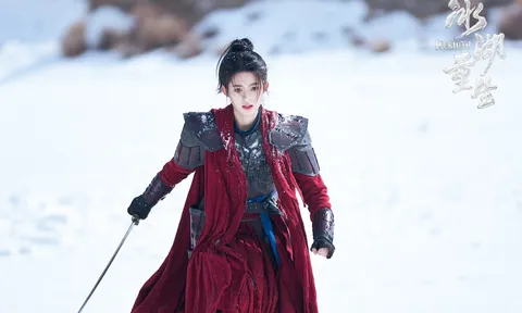 Đang yên đang lành "ở ẩn", Triệu Lệ Dĩnh bỗng bị bế lên thẳng Hot Search: Biến căng gì đây?