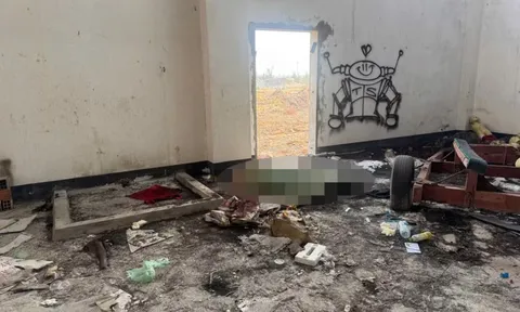 Điều tra cái chết người đàn ông mặc áo đỏ, in chữ lạ, phát hiện tại công trình bỏ hoang