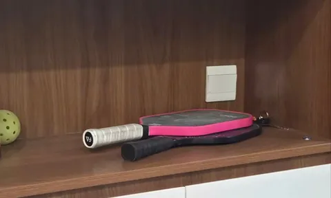 Hàng loạt người chơi pickleball vội vàng bán lại vợt: Điều gì đang xảy ra với pickleball?