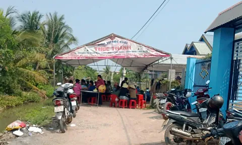 Khoảnh khắc bé 2 tuổi ra ngoài chơi, gặp biến cố đau lòng ngay trước nhà