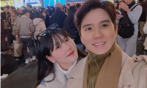 Duyên phận kỳ lạ của cặp đôi yêu online 5 ngày, cầu hôn sau 4 ngày gặp mặt, về Việt Nam dạm ngõ mới gặp lần dầu