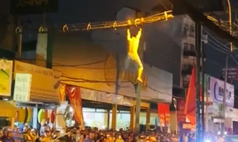 Khoảnh khắc nghẹt thở: Thanh niên rơi xuống đất sau màn leo dây cáp nguy hiểm ở độ cao 3m