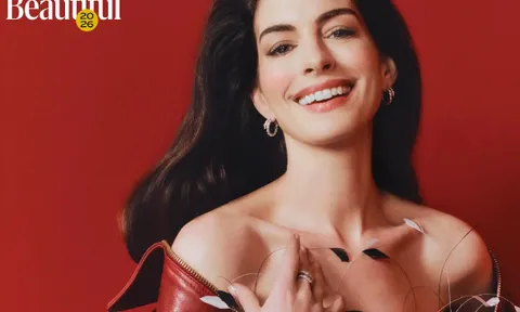 "Nhan sắc không tuổi" của người đàn bà “đẹp nhất thế giới”